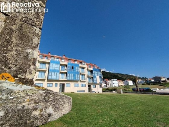 Foto 2 de Venta de piso en Porto do Son de 2 habitaciones con terraza y piscina