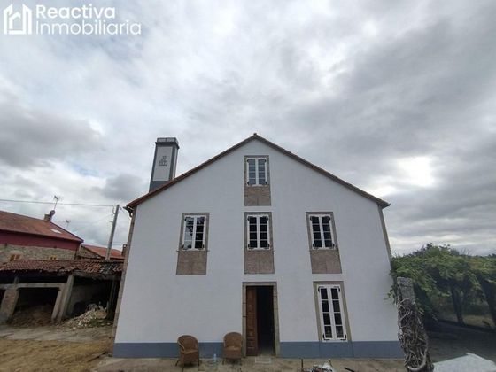 Foto 2 de Casa rural en venda a O Milladoiro de 6 habitacions amb garatge i jardí