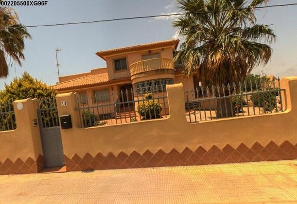 Foto 1 de Chalet en venta en Los Belones de 6 habitaciones con terraza y piscina