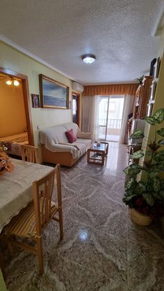 Foto 2 de Piso en venta en calle Torreaguerra de 2 habitaciones con terraza y garaje