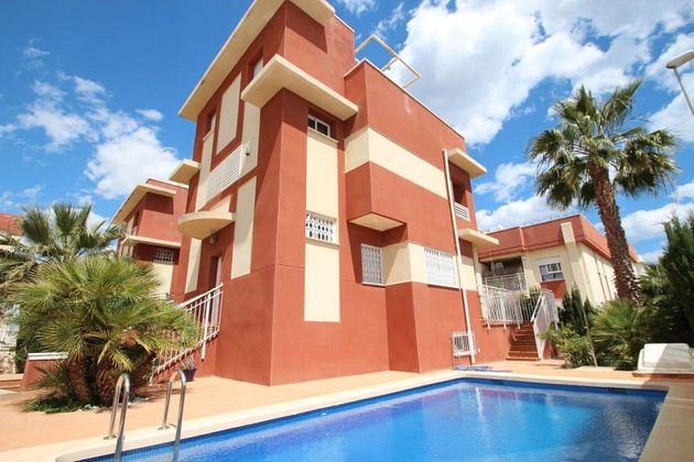 Foto 1 de Venta de chalet en calle Cl Cabo Prior de 3 habitaciones con terraza y piscina