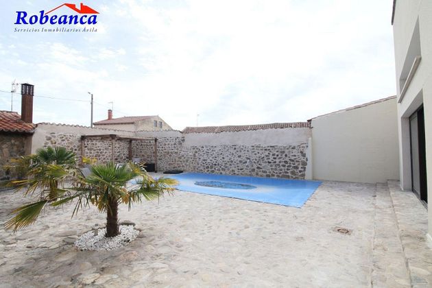 Foto 2 de Casa en venta en Mingorría de 2 habitaciones con piscina y jardín