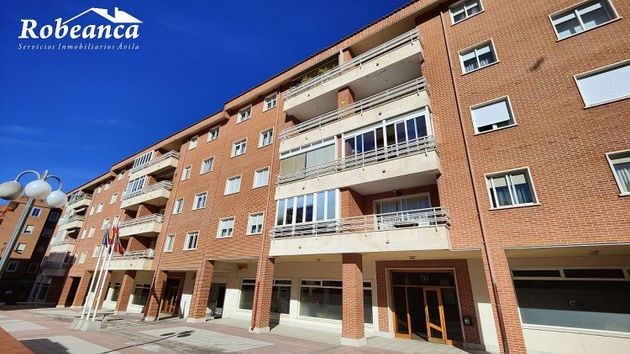 Foto 1 de Alquiler de piso en calle Segovia de 4 habitaciones con terraza y garaje