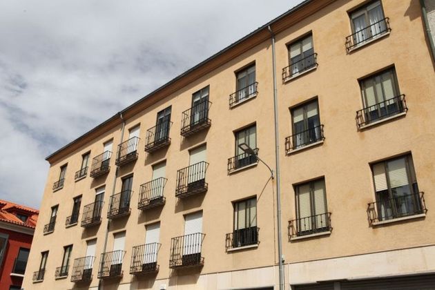 Foto 1 de Piso en alquiler en calle Don Juan José Martín de 3 habitaciones con terraza y muebles