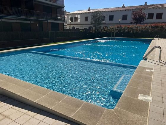 Foto 2 de Piso en alquiler en Calafell Platja de 2 habitaciones con terraza y piscina