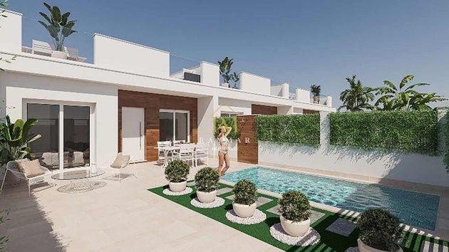 Foto 1 de Casa adosada en venta en Fontanars dels Alforins de 2 habitaciones con terraza y piscina