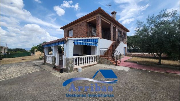 Foto 1 de Venta de chalet en Casar de Escalona (El) de 4 habitaciones con terraza y garaje