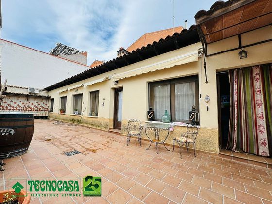 Foto 1 de Casa en venda a Mocejón de 3 habitacions amb jardí i aire acondicionat