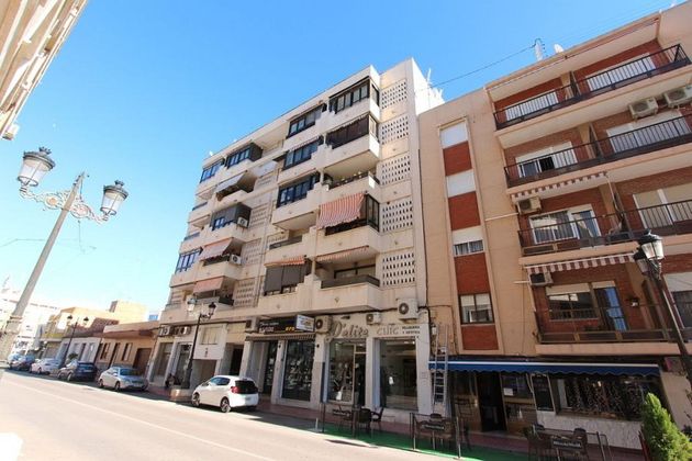 Foto 1 de Venta de piso en avenida Del Pais Valencia de 4 habitaciones con calefacción y ascensor