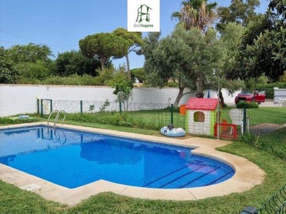 Foto 1 de Alquiler de casa en calle Del Lago Enol de 3 habitaciones con piscina