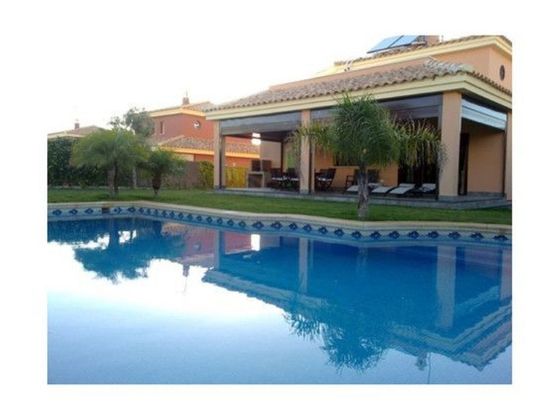 Foto 1 de Casa en lloguer a avenida Andorra de 4 habitacions amb terrassa i piscina