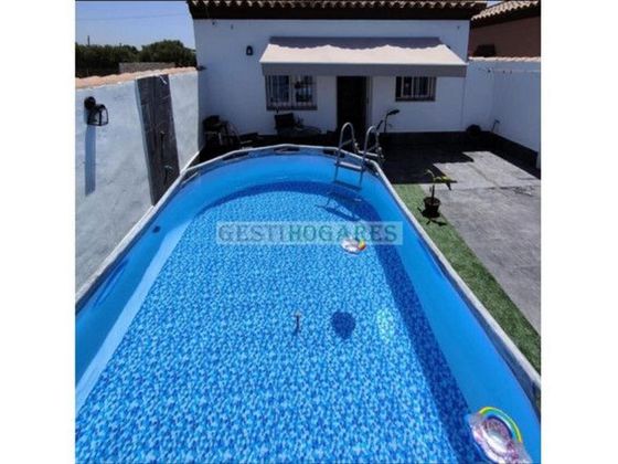 Foto 1 de Casa en lloguer a Novo Sancti Petri - Torre del Puerco de 2 habitacions amb piscina