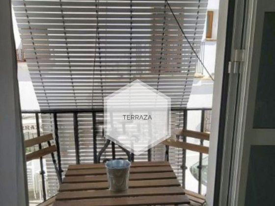 Foto 2 de Venta de piso en Conil de 2 habitaciones con terraza y balcón