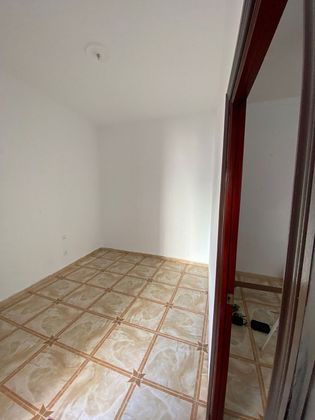 Foto 2 de Pis en venda a Zona Bahía Blanca de 3 habitacions amb balcó