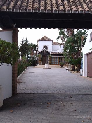 Foto 2 de Venta de chalet en calle De Los Molinos de 3 habitaciones con terraza y piscina