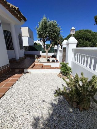 Foto 2 de Casa en venda a Las Lagunas - Campano de 3 habitacions amb piscina i aire acondicionat