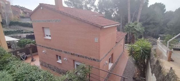 Foto 2 de Venta de chalet en Castellnou - Can Mir - Sant Muç de 4 habitaciones con terraza y garaje