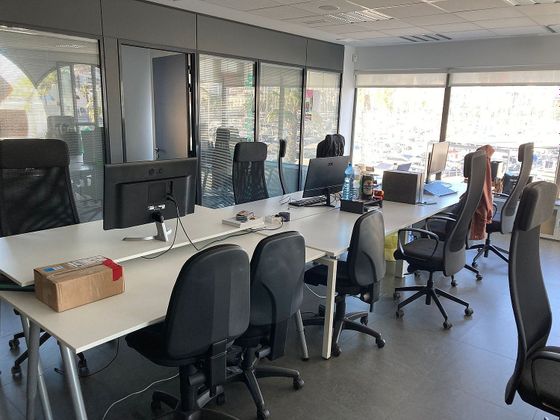 Foto 2 de Oficina en alquiler en Ensanche - Diputación de 150 m²