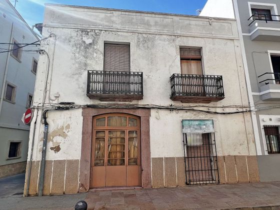 Foto 2 de Casa adossada en venda a Casco Antiguo de 5 habitacions amb terrassa i garatge