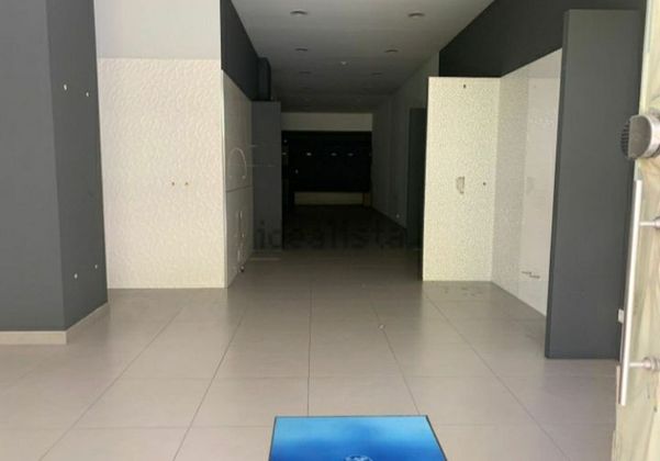 Foto 2 de Alquiler de local en calle Ervedelo de 98 m²