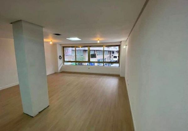 Foto 2 de Oficina en venda a calle Do Progreso de 60 m²