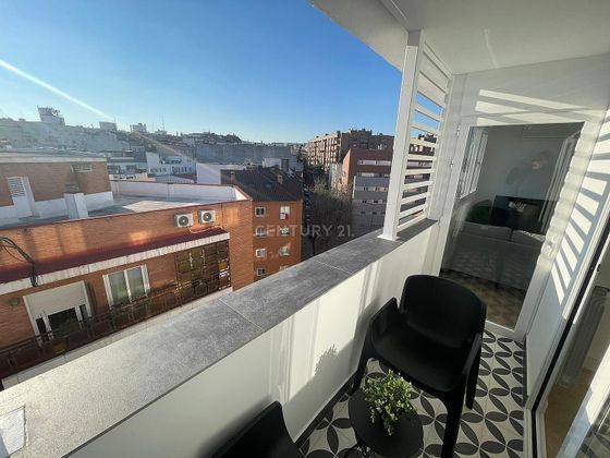 Foto 1 de Piso en alquiler en Fuente del Berro de 2 habitaciones con terraza y aire acondicionado