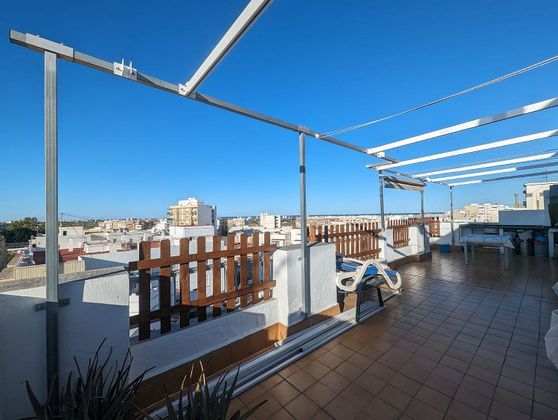 Foto 1 de Ático en venta en Oliva pueblo de 5 habitaciones con terraza y aire acondicionado