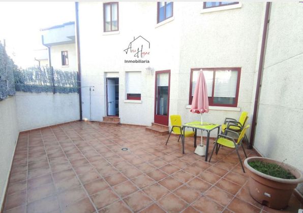 Foto 2 de Casa en venda a Villares de la Reina de 3 habitacions amb piscina i garatge