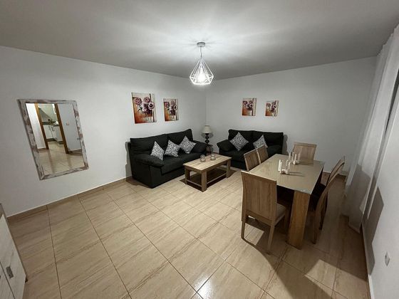 Foto 2 de Pis en venda a calle Cabo Carmona Chamizo de 3 habitacions i 100 m²