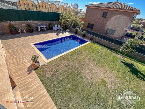 Foto 2 de Venta de chalet en Cabrera de Mar de 5 habitaciones con piscina y garaje