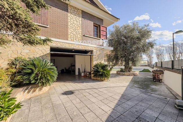 Foto 2 de Xalet en venda a Tiana de 6 habitacions amb terrassa i piscina