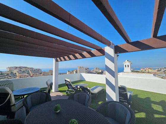Foto 2 de Venta de ático en Torrequebrada de 4 habitaciones con terraza y piscina