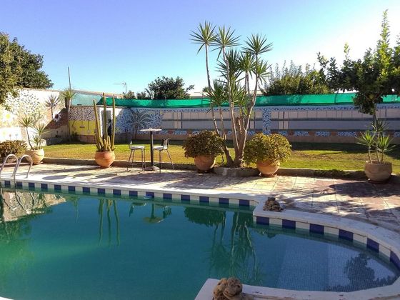 Foto 2 de Casa rural en venta en Centro - Norte de 4 habitaciones con piscina y jardín