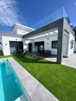Foto 1 de Venta de chalet en La Jara de 4 habitaciones con terraza y piscina