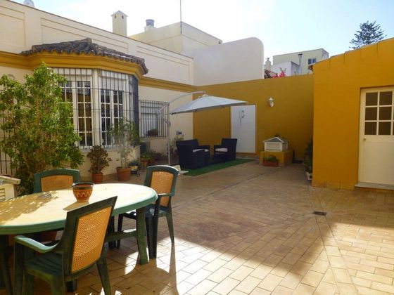 Foto 2 de Casa en venda a Centro-Calzada-Cabo Noval de 4 habitacions amb terrassa i garatge