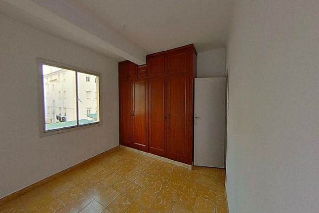 Foto 1 de Venta de piso en Capuchinos de 4 habitaciones y 97 m²
