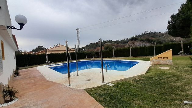 Foto 1 de Casa en venda a Chilches – Cajiz de 4 habitacions amb terrassa i piscina