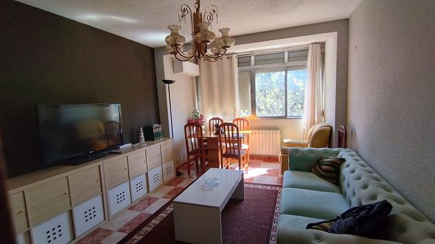 Foto 1 de Piso en venta en Aluche de 3 habitaciones con garaje y aire acondicionado