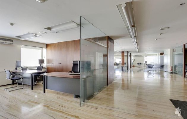 Foto 2 de Oficina en venda a Ensanche - Diputación amb garatge i ascensor