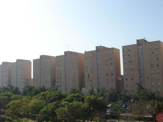 Foto 2 de Venta de piso en El Plantinar - Felipe II - Tiro de Línea de 4 habitaciones con balcón y ascensor