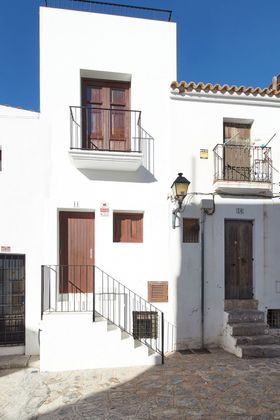 Foto 2 de Casa en venda a Dalt de la Vila - La Marina de 2 habitacions amb terrassa i balcó