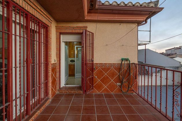 Foto 2 de Casa adossada en venda a Atarfe de 3 habitacions amb terrassa i garatge