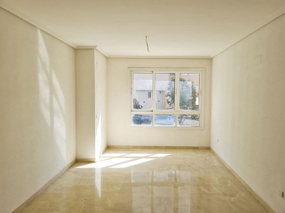 Foto 1 de Alquiler de piso en Valterna de 3 habitaciones con garaje y balcón