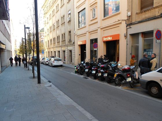 Foto 1 de Alquiler de local en calle Muralla de Sant Llorenç con aire acondicionado y calefacción