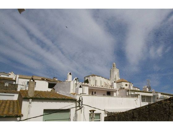 Foto 2 de Casa adossada en venda a Cadaqués de 3 habitacions amb terrassa i aire acondicionat