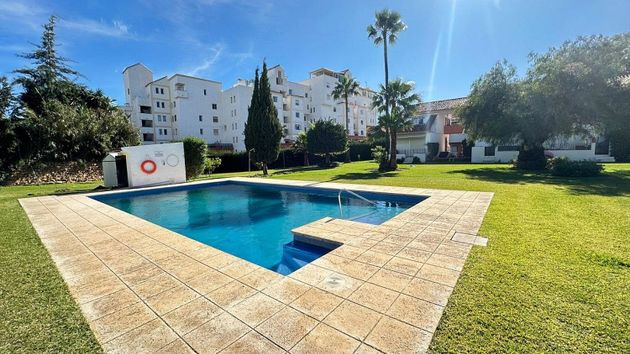 Foto 2 de Pis en venda a Paraíso - Atalaya- Benamara de 1 habitació amb terrassa i piscina