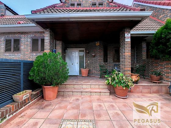 Foto 1 de Casa en venta en Illescas de 6 habitaciones con terraza y piscina