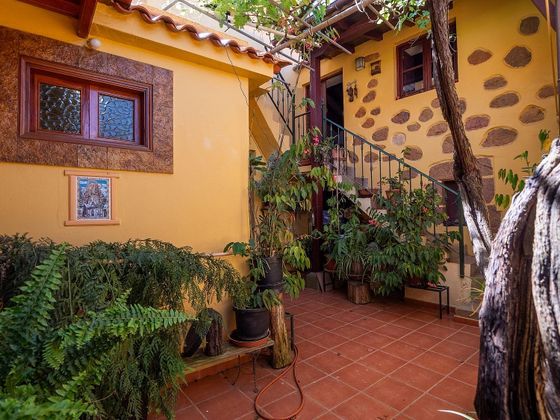 Foto 1 de Casa en venda a calle De la Piedra de 4 habitacions amb terrassa i jardí