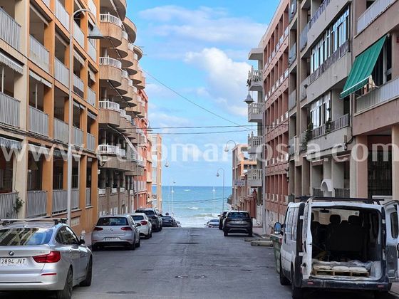 Foto 2 de Pis en venda a Guardamar Playa de 3 habitacions amb terrassa i balcó