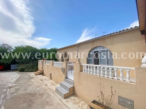 Foto 1 de Casa adossada en venda a La Siesta - El Salado - Torreta de 2 habitacions amb terrassa i jardí